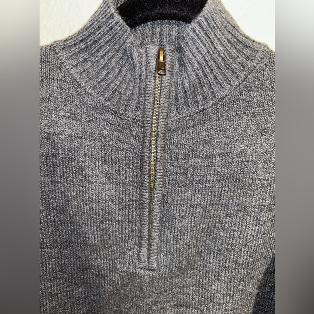 Gently use women’s long sleeve zipper collar X small - Picture 2 of 7